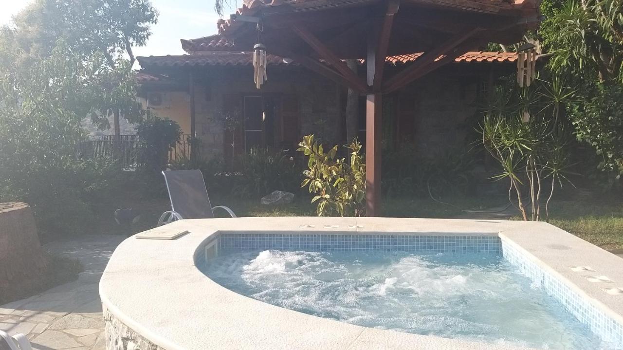 Villa Onar A Stone House With Amazing View Stoúpa エクステリア 写真