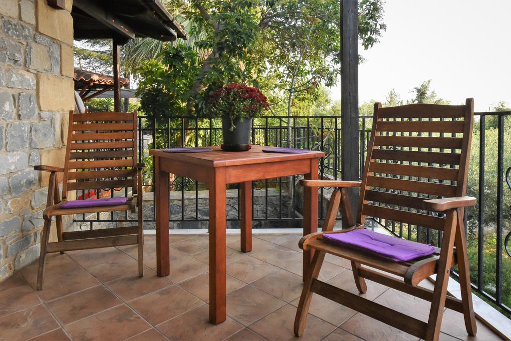 Villa Onar A Stone House With Amazing View Stoúpa エクステリア 写真
