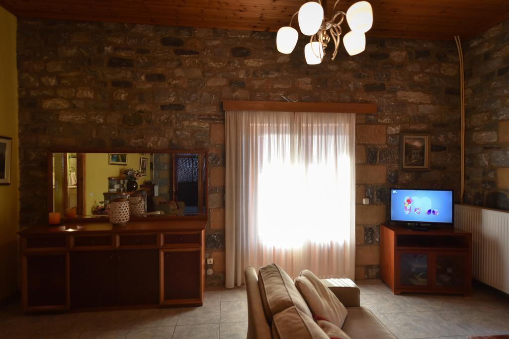 Villa Onar A Stone House With Amazing View Stoúpa エクステリア 写真