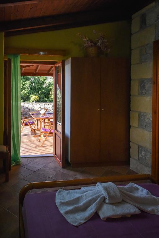 Villa Onar A Stone House With Amazing View Stoúpa エクステリア 写真