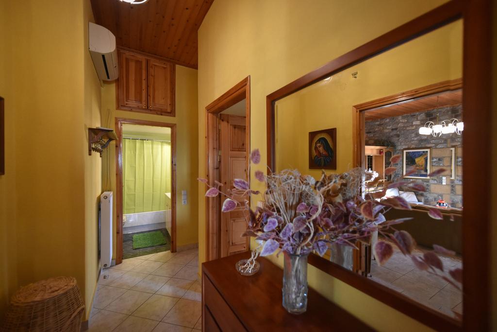 Villa Onar A Stone House With Amazing View Stoúpa エクステリア 写真