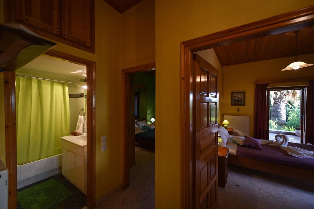 Villa Onar A Stone House With Amazing View Stoúpa エクステリア 写真