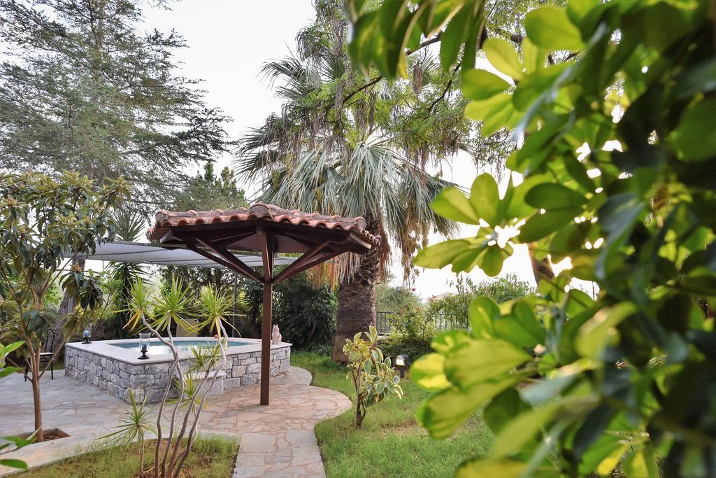 Villa Onar A Stone House With Amazing View Stoúpa エクステリア 写真