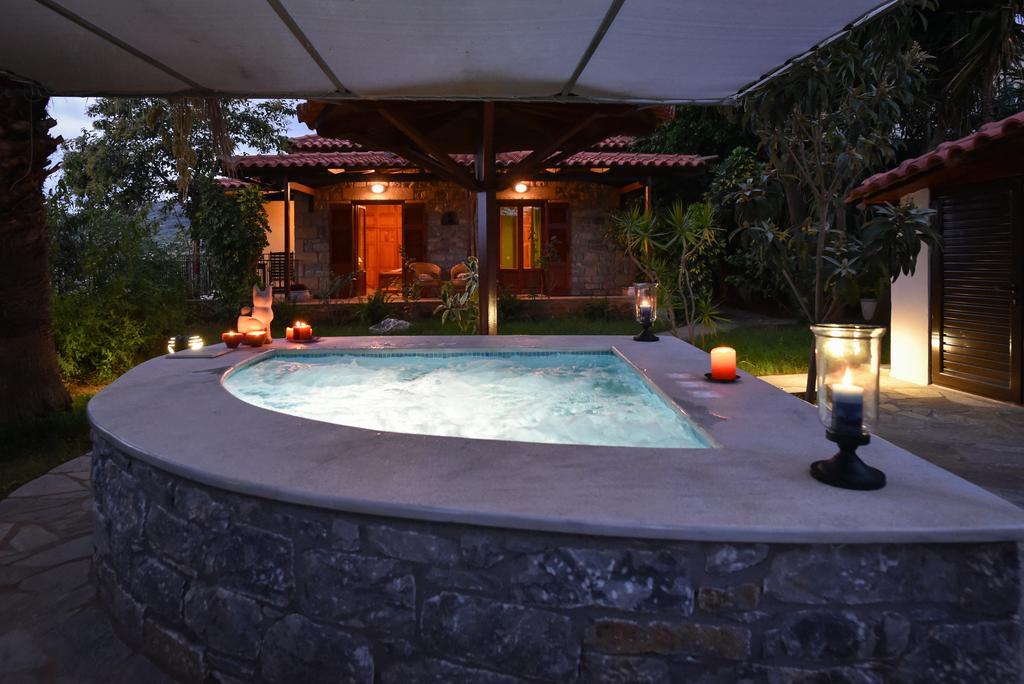 Villa Onar A Stone House With Amazing View Stoúpa エクステリア 写真