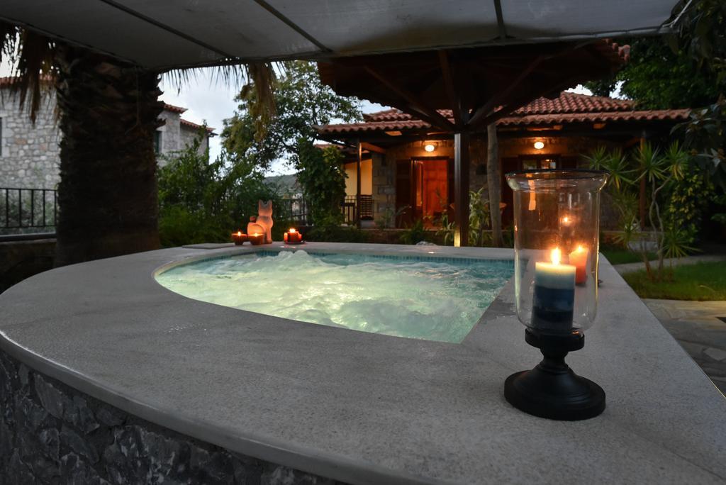 Villa Onar A Stone House With Amazing View Stoúpa エクステリア 写真