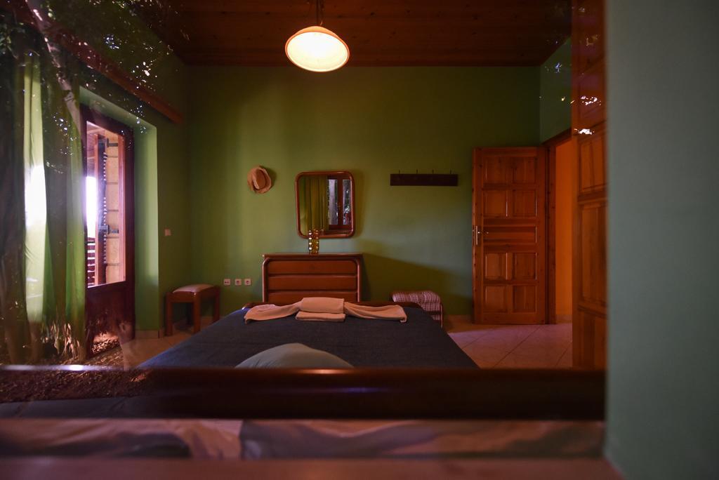 Villa Onar A Stone House With Amazing View Stoúpa エクステリア 写真