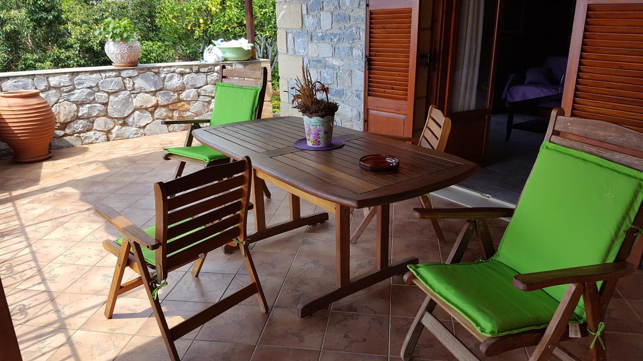 Villa Onar A Stone House With Amazing View Stoúpa エクステリア 写真