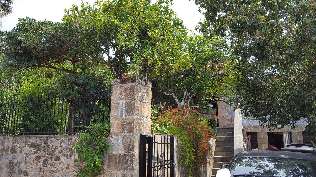 Villa Onar A Stone House With Amazing View Stoúpa エクステリア 写真